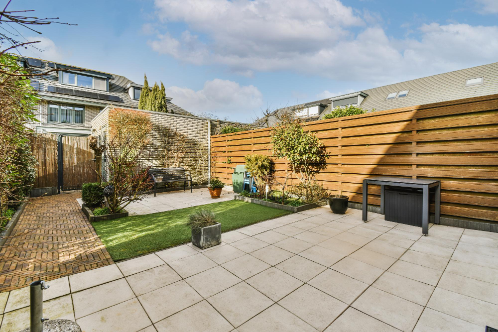 Aménager une terrasse extérieure pour un espace à la fois convivial